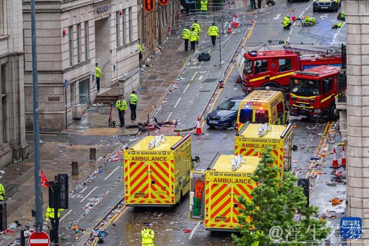 利物浦夺冠庆典吸引百万参与者，男子驾车冲撞致27人受伤送医