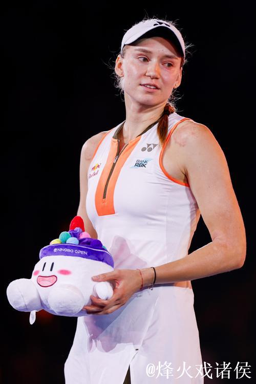 2025宁波网球公开赛:莱巴金娜夺得女单冠军 2025宁波网球公开赛:莱巴金娜夺得女单冠军