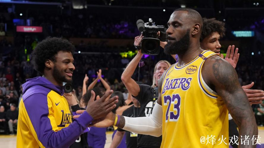 詹姆斯24+11布朗尼5分 湖人大胜送奇才16连败